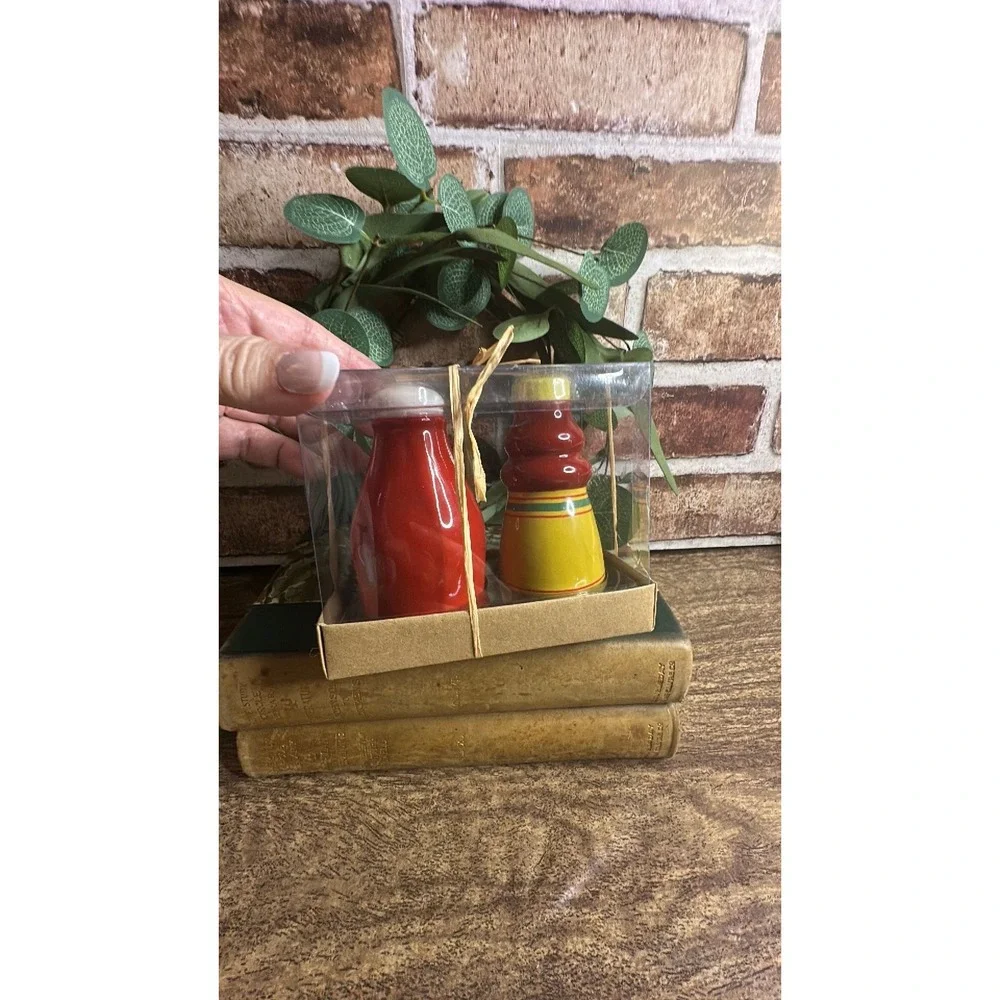 NIB Tag Hot Sauce Themed Salt & Pepper Shaker Set